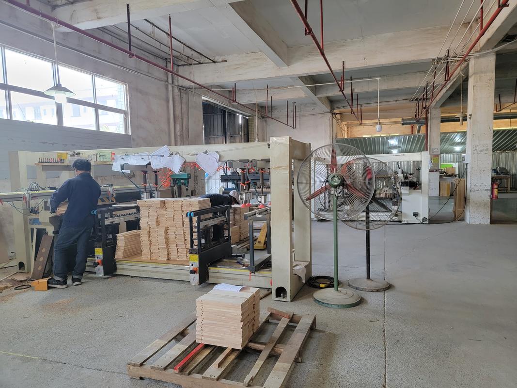 2026年装修必看！家具源头工厂实木与板材究竟该怎么选？
